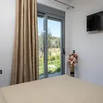 Marina's Private Pool Adults Only Vilă *